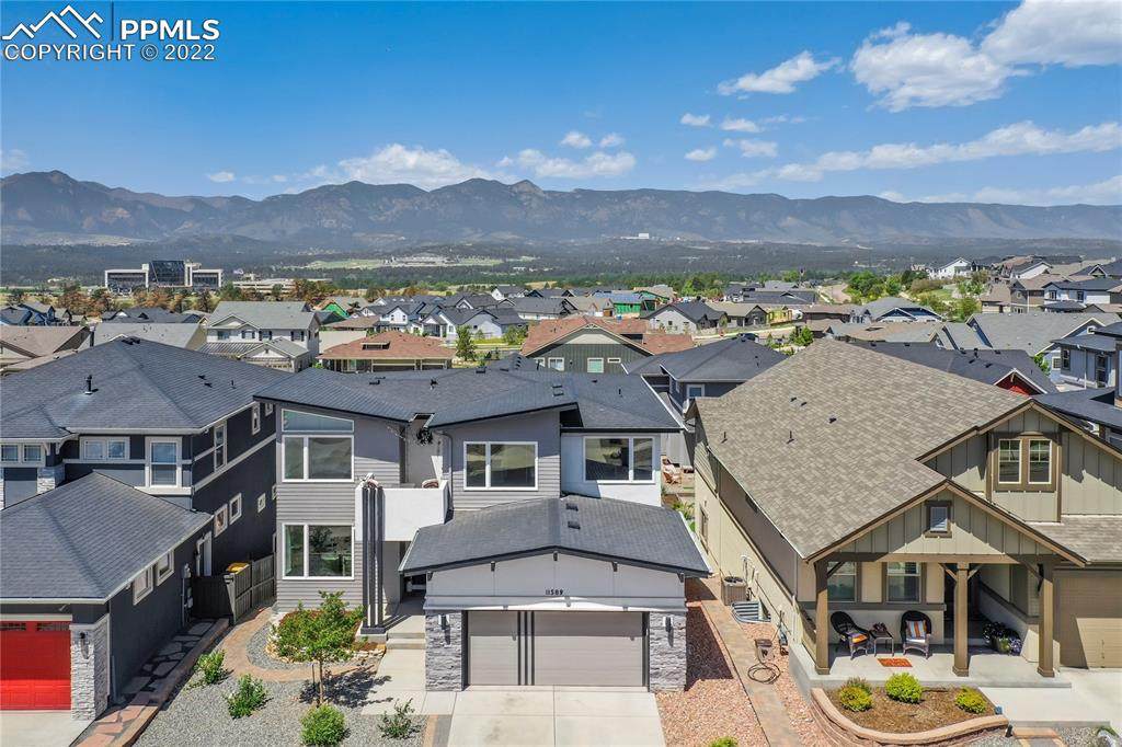 11589 Spectacular Bid Circle - Photo 1