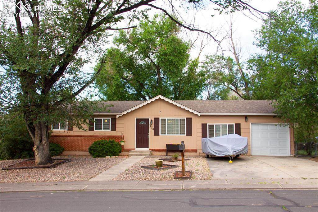 228 Longfellow Drive - Photo 1