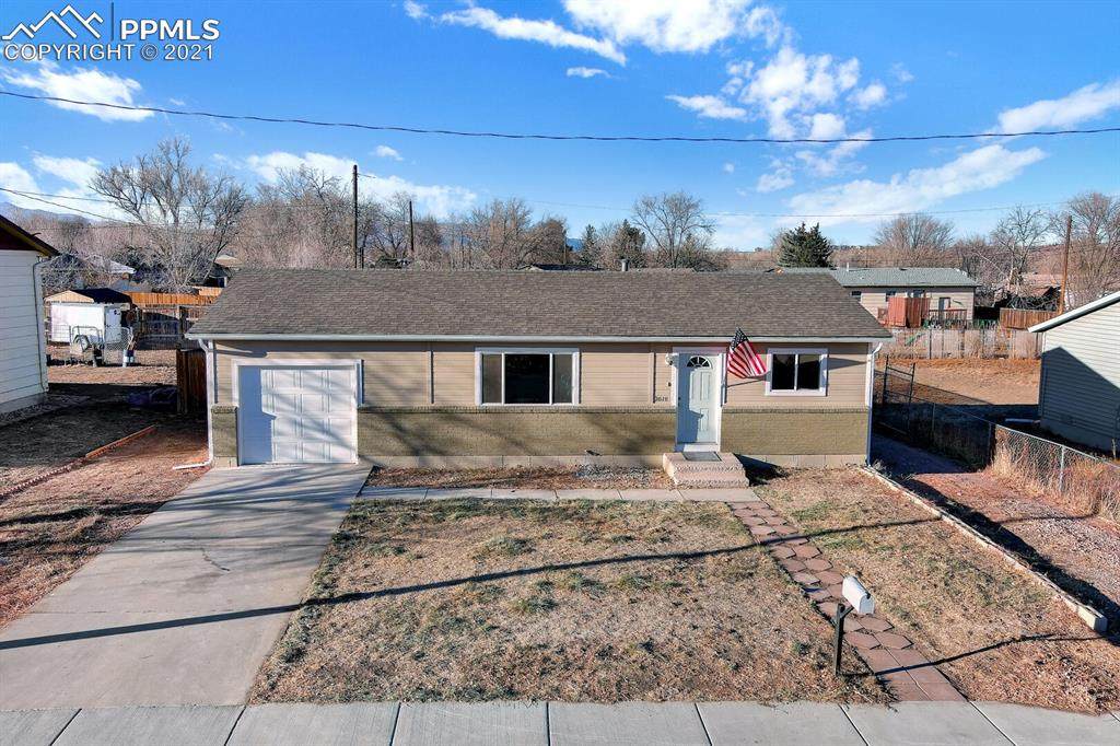 2610 Glenwood Drive - Photo 1