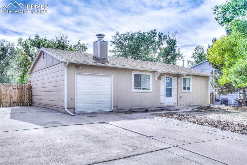 5005 Ivor Drive - Photo 1
