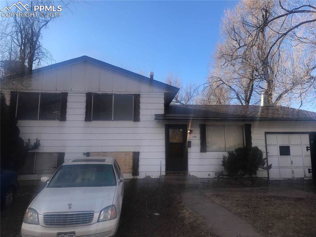 716 Circle Drive - Photo 1