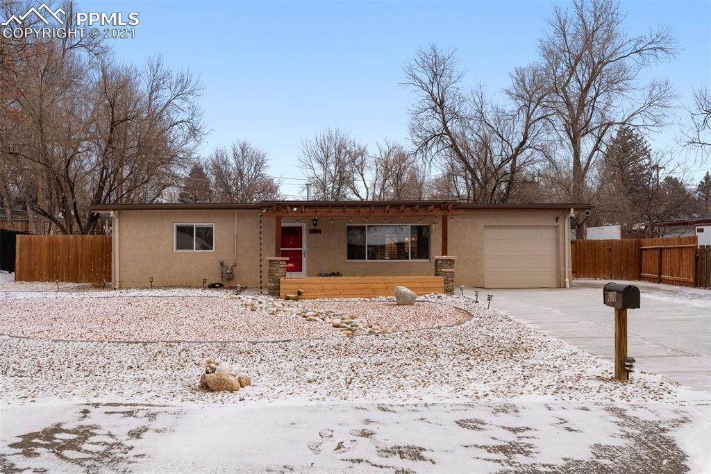 610 Kinnikinnik Drive - Photo 1