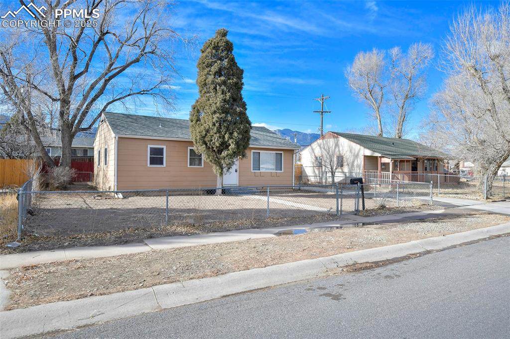 2127 Corona Avenue - Photo 1