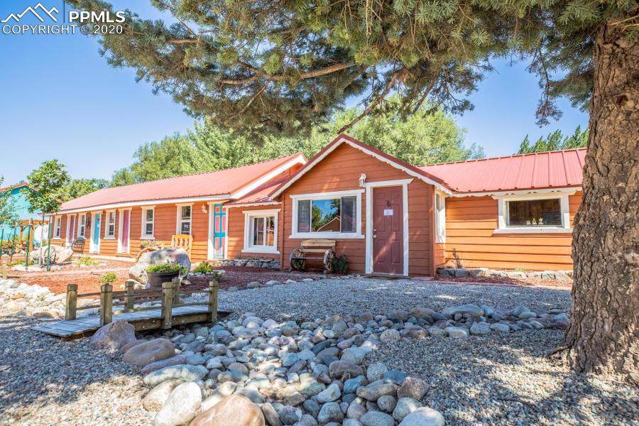 404 Oak Street - Photo 1
