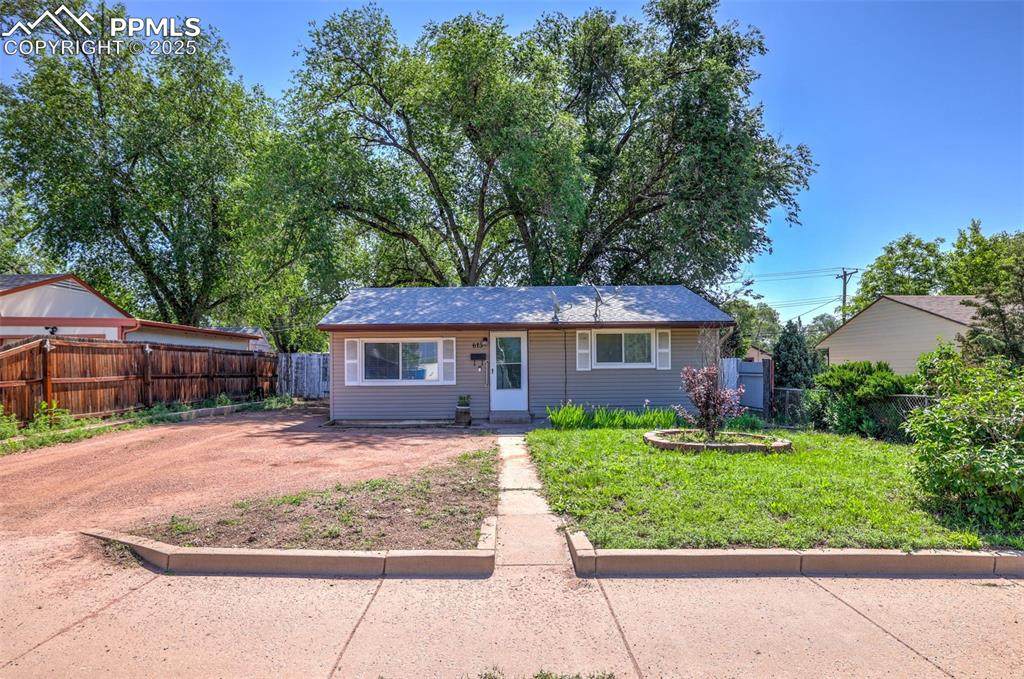 613 Union Boulevard - Photo 1