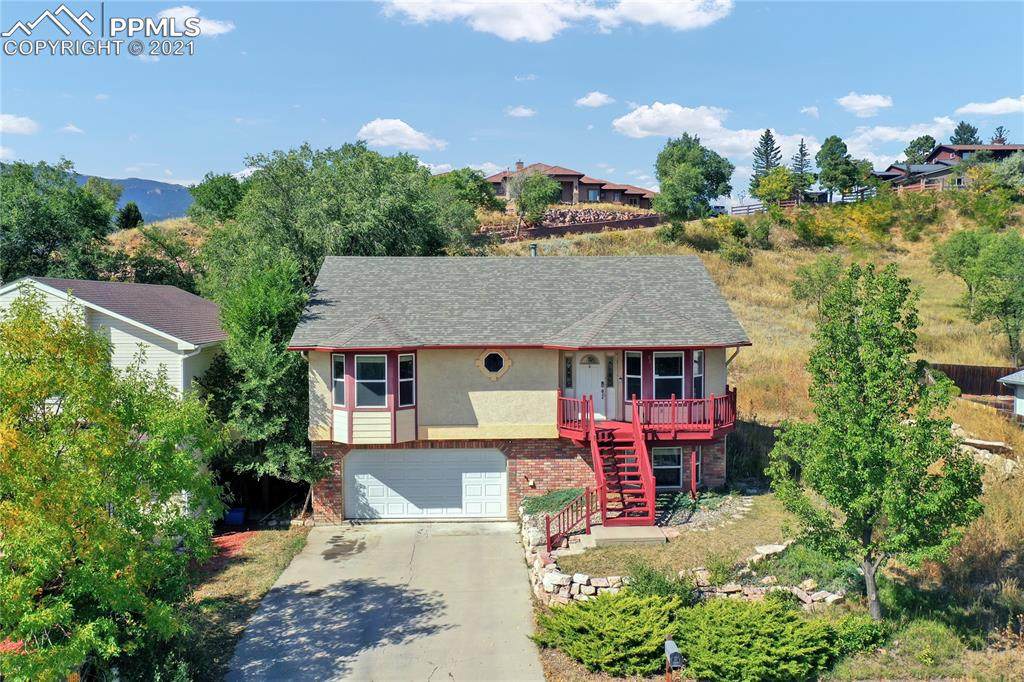 880 Columbine Avenue - Photo 1