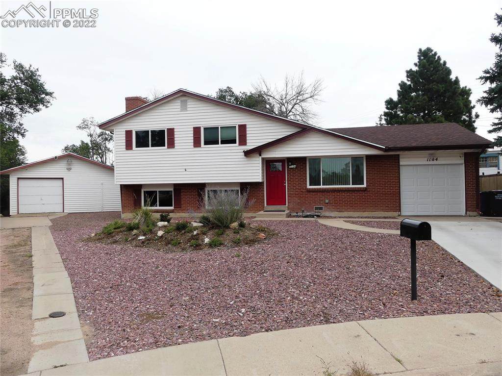 1104 Yosemite Drive - Photo 1