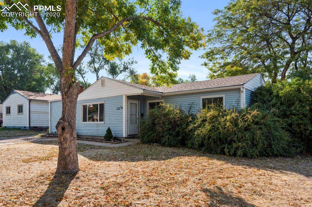 307 Redwood Drive - Photo 1