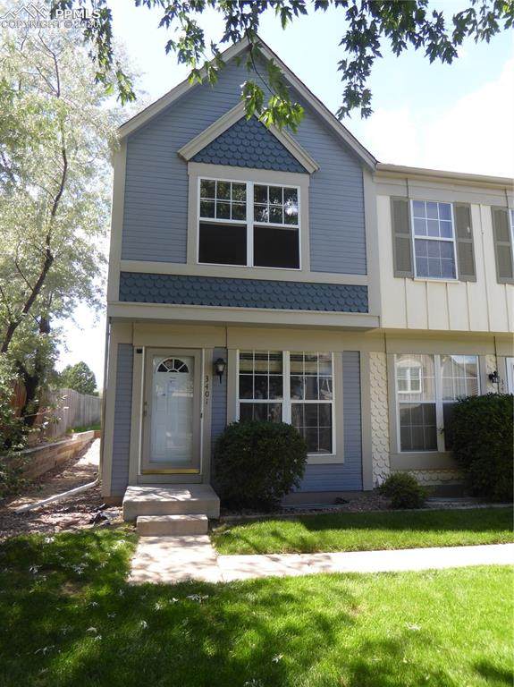 3401 Queen Anne Way - Photo 1