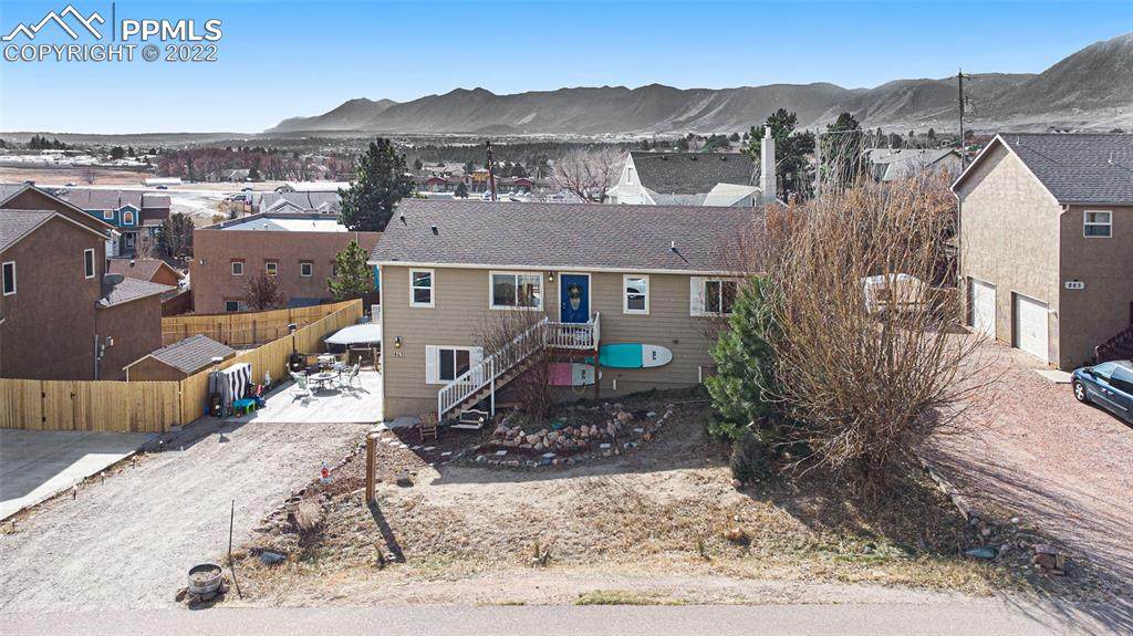 863 Circle Road - Photo 1
