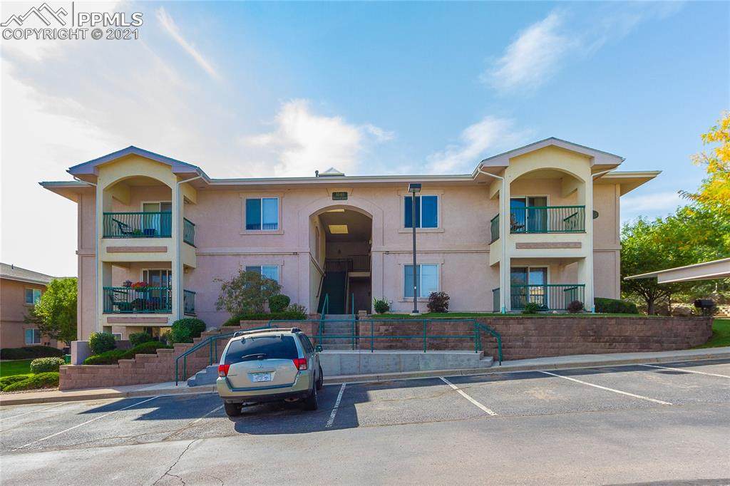 3040 Mandalay Grove - Photo 1