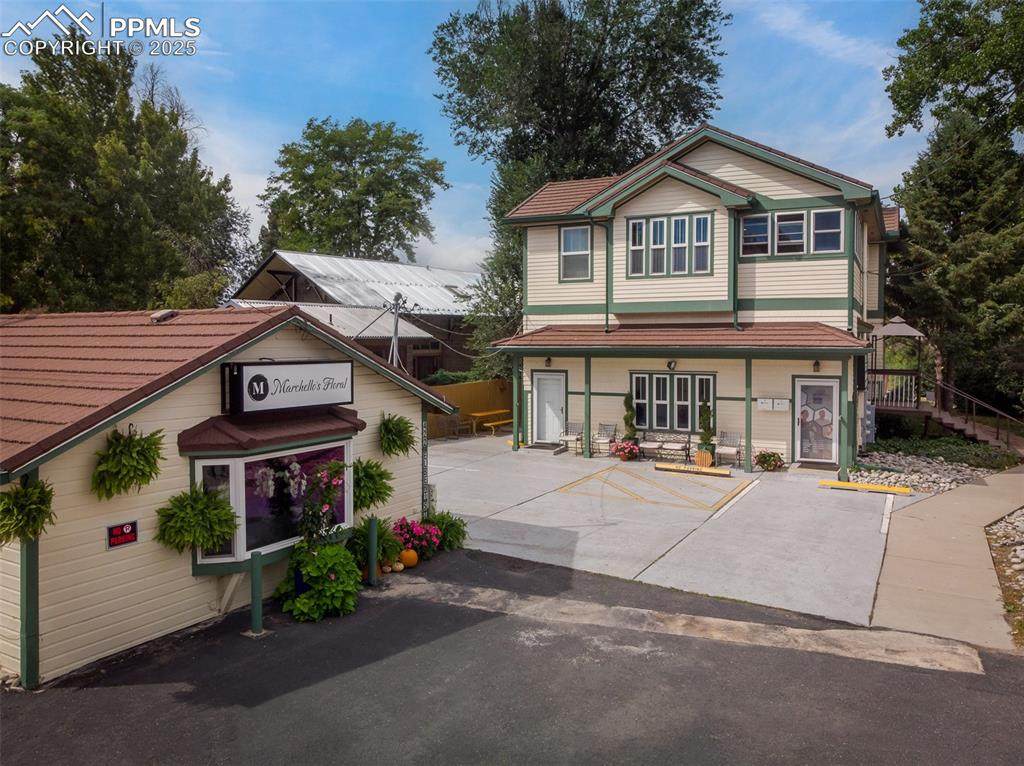 422 Elbert Street - Photo 1