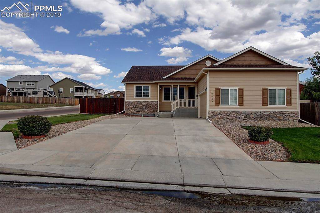 10689 Darneal Drive - Photo 1