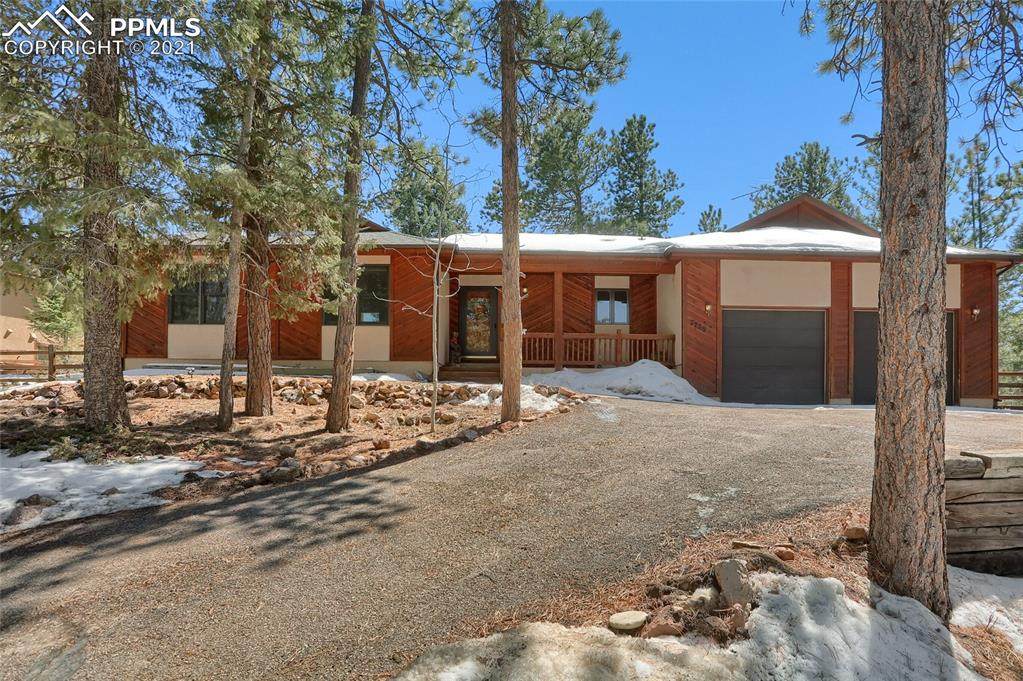 2720 Sunnywood Avenue - Photo 1