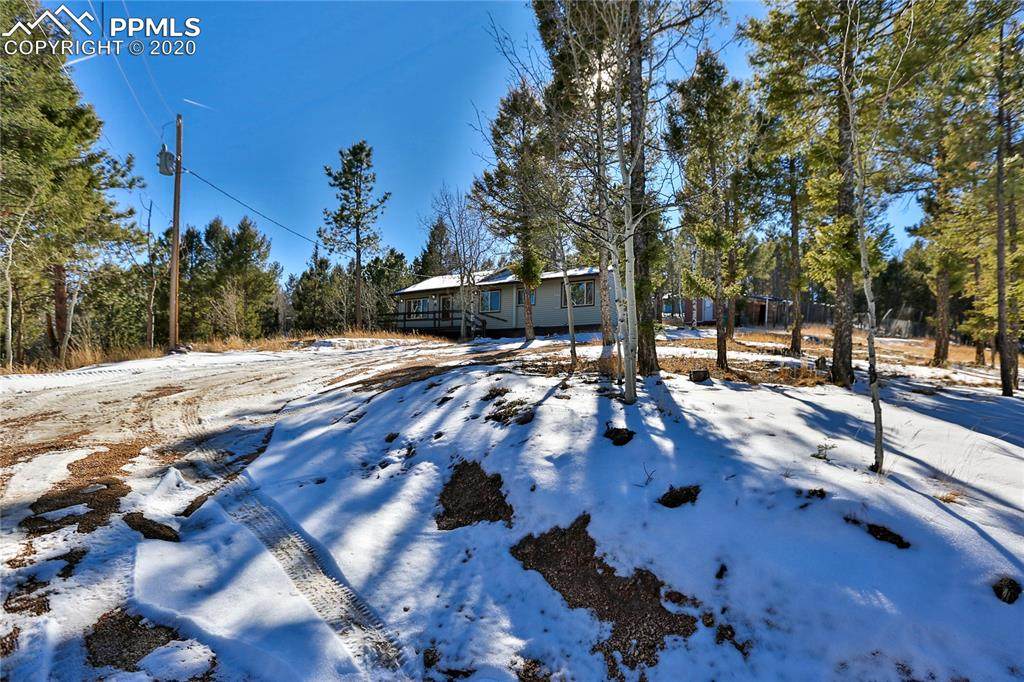 252 Honeysuckle Road - Photo 1