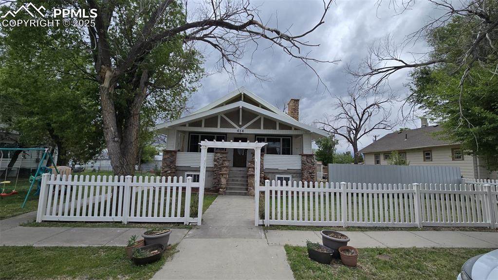 414 7th Street - Photo 1