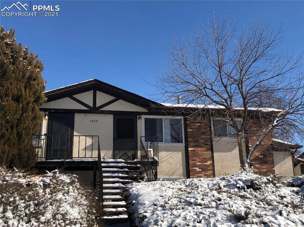 1809 Eagle View Drive - Photo 1