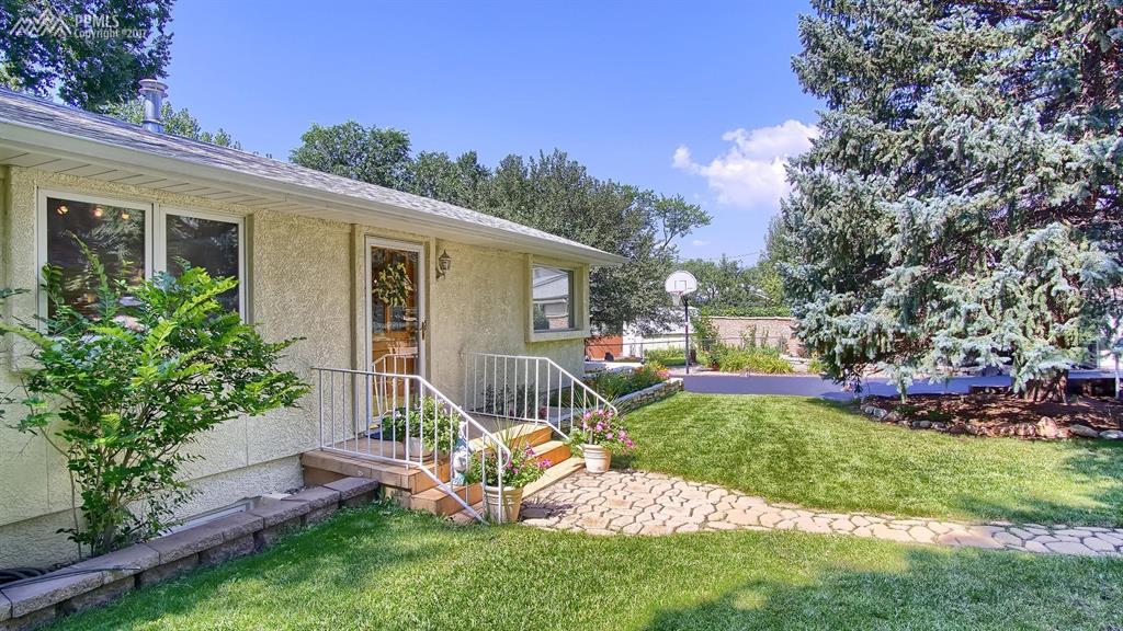 1050 Mohawk Drive - Photo 1