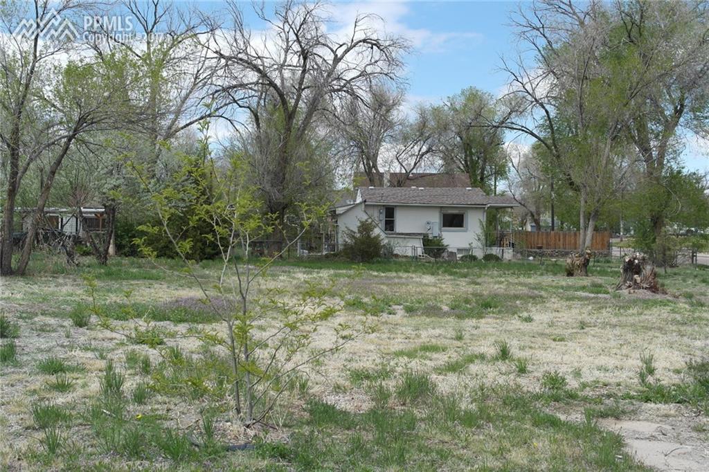 205 illinois Avenue - Photo 1