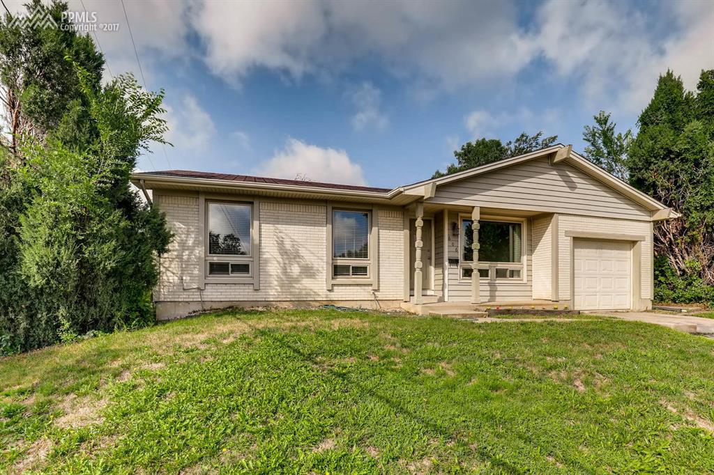 606 Skyline Avenue - Photo 1