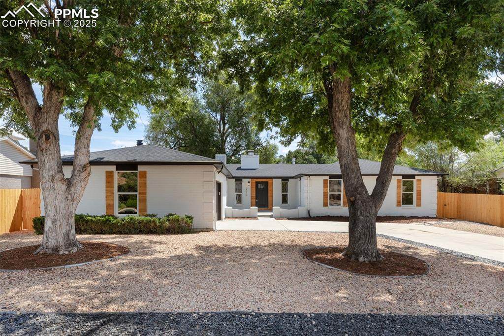 2219 Stratford Lane - Photo 1