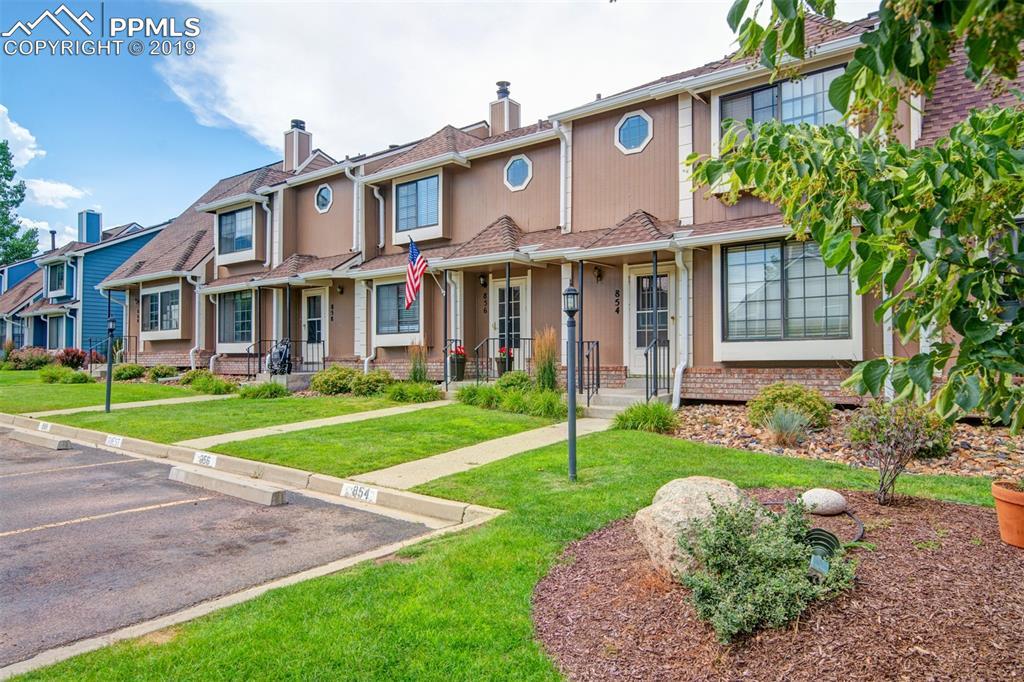 856 London Green Way - Photo 1