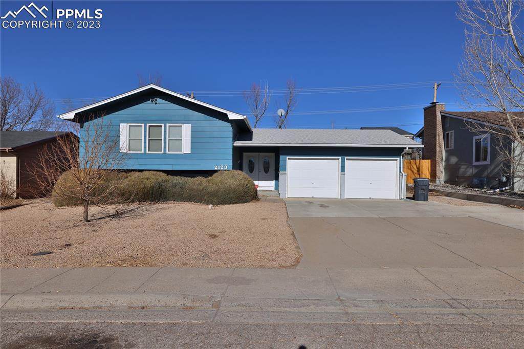2123 North Drive - Photo 1
