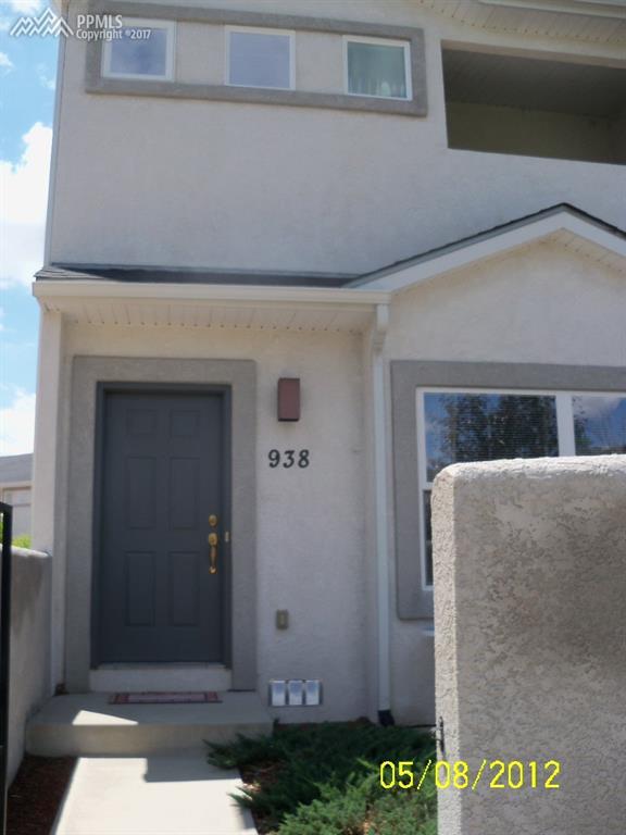 938 Mountain Crest View - Photo 1