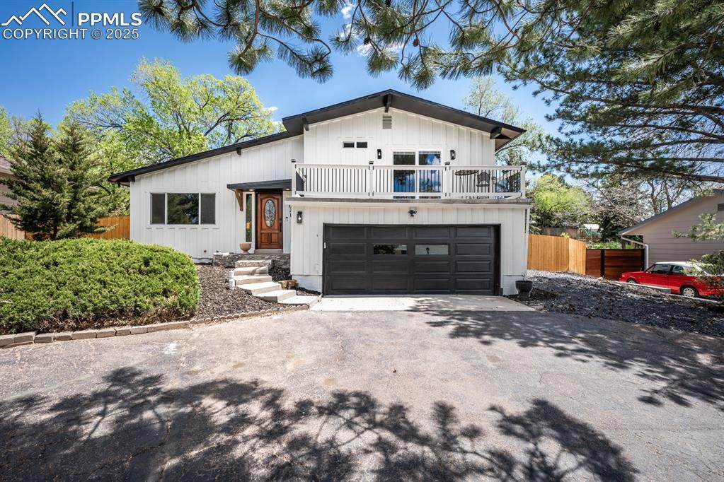 1021 Pioneer Lane - Photo 1