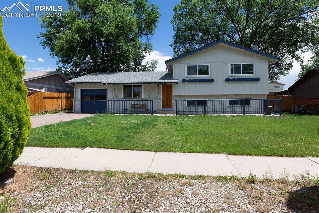1223 Royale Drive - Photo 1