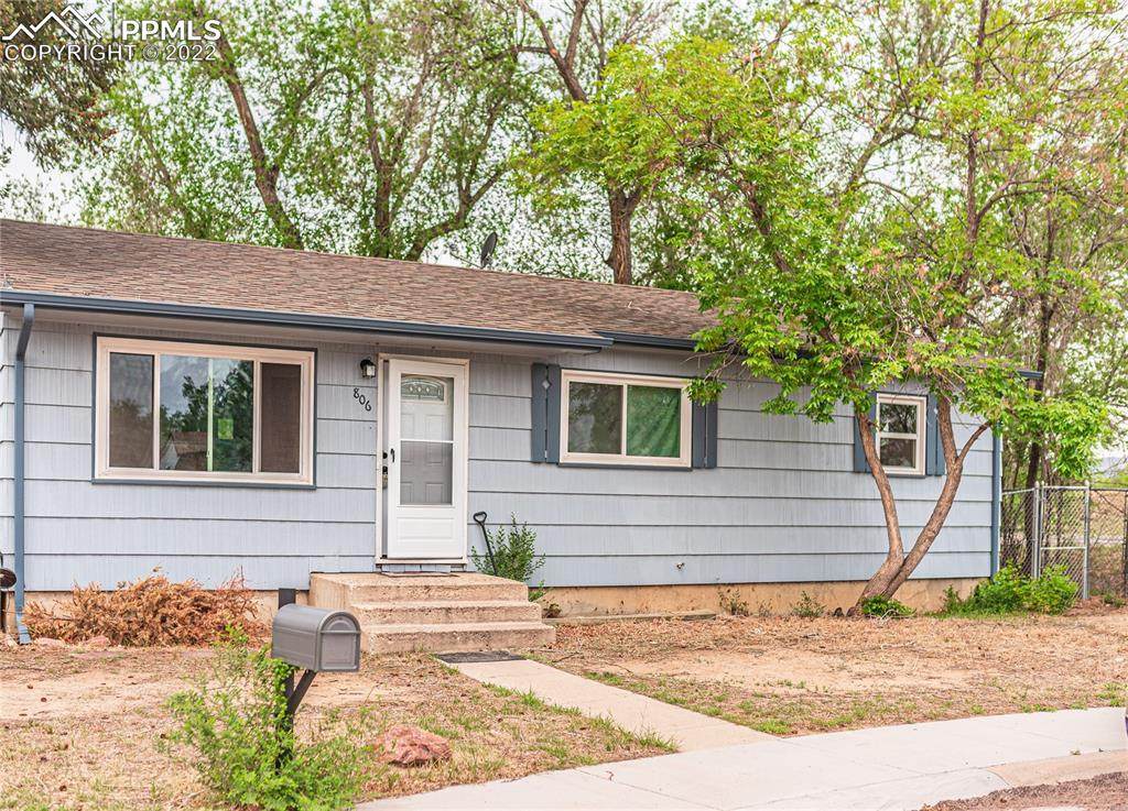 806 Fountain Court - Photo 1