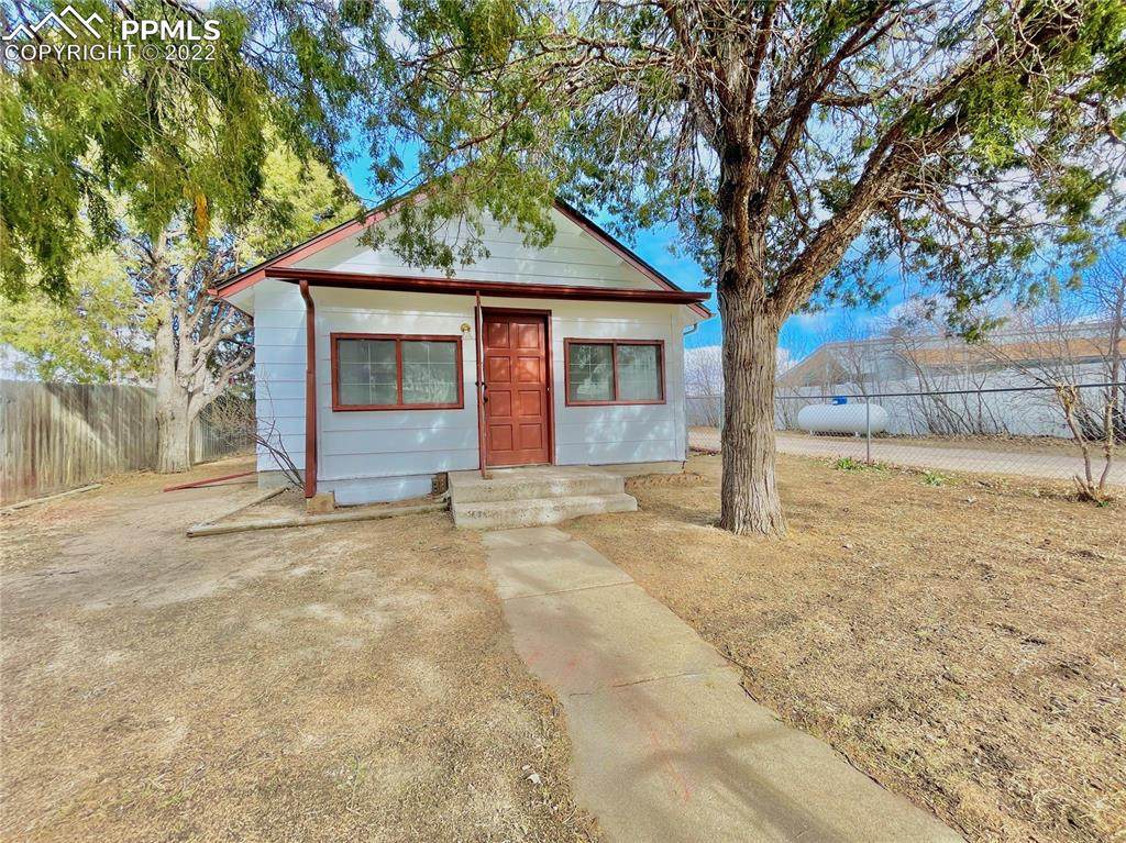 984 Denver Street - Photo 1