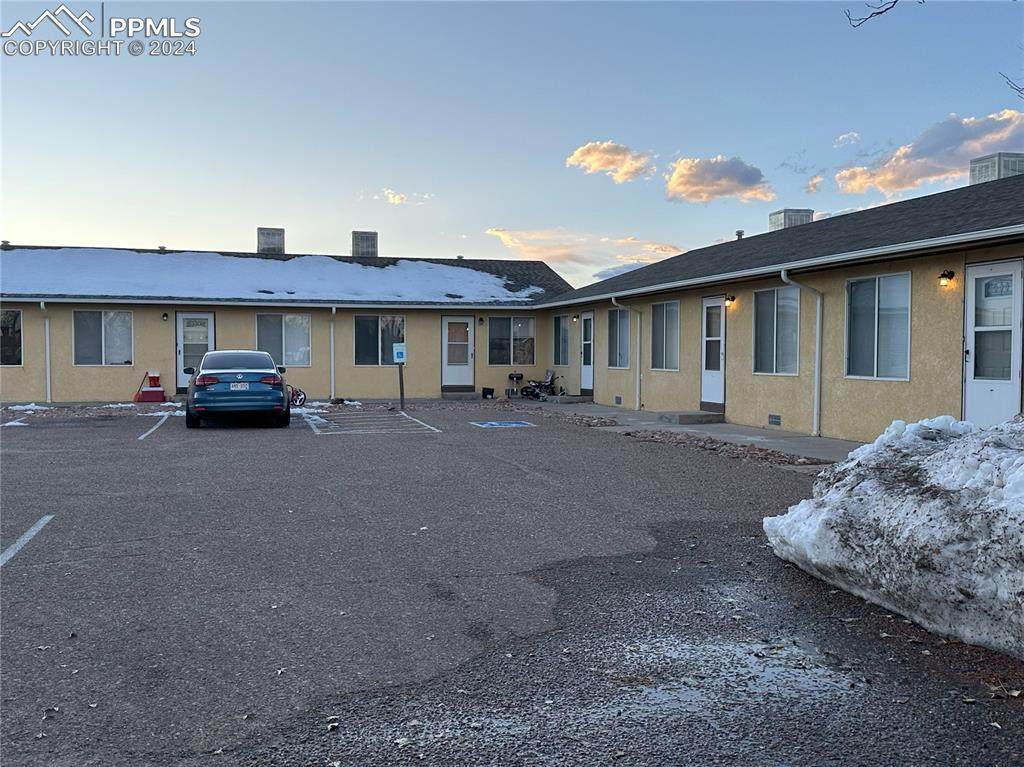 531 Angus Avenue - Photo 1