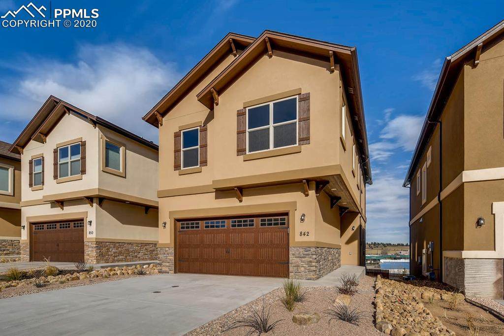 842 Redemption Point - Photo 1