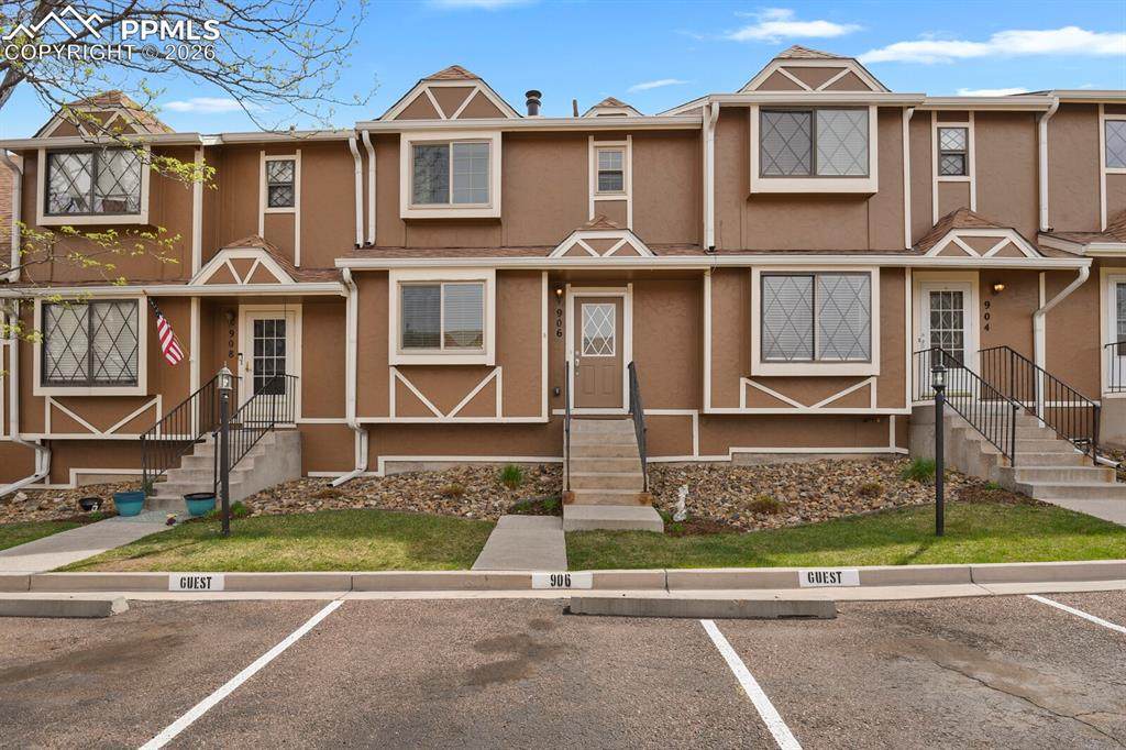906 London Green Way - Photo 1