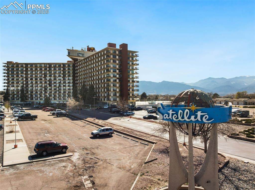 411 Lakewood Circle - Photo 1