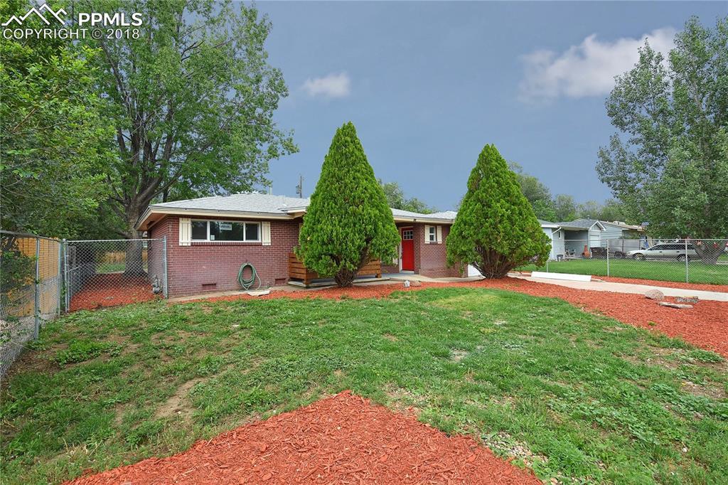 108 Larch Drive - Photo 1