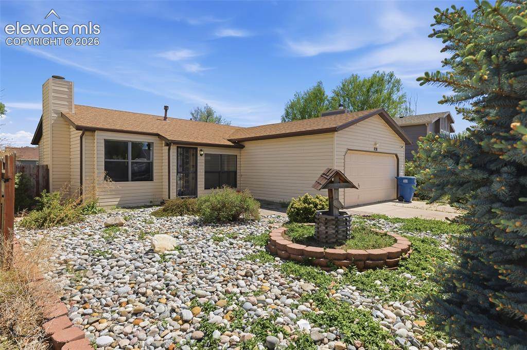 838 Daffodil Street - Photo 1