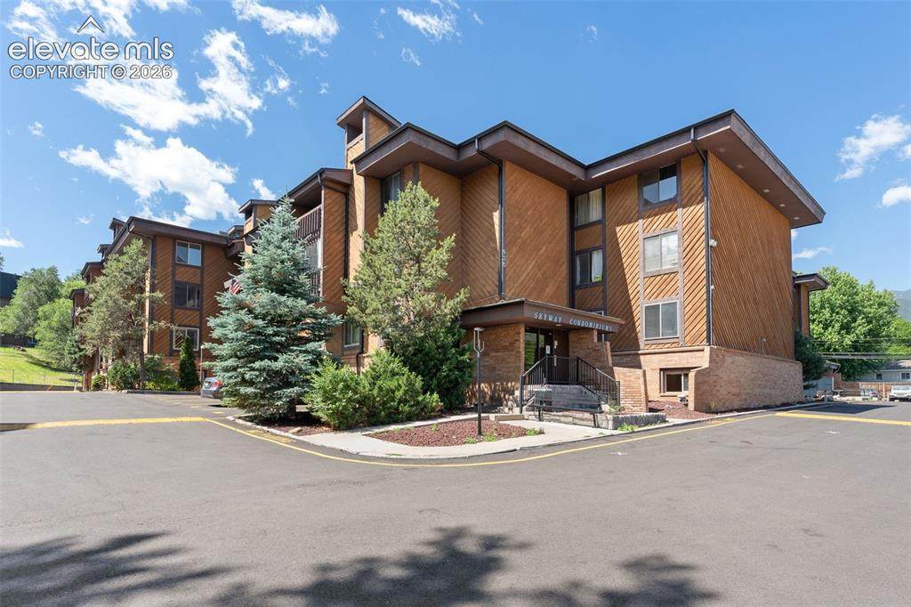 935 Saturn Drive - Photo 1