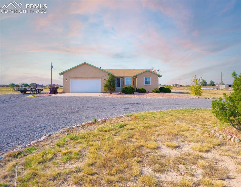 613 Earl Drive - Photo 1