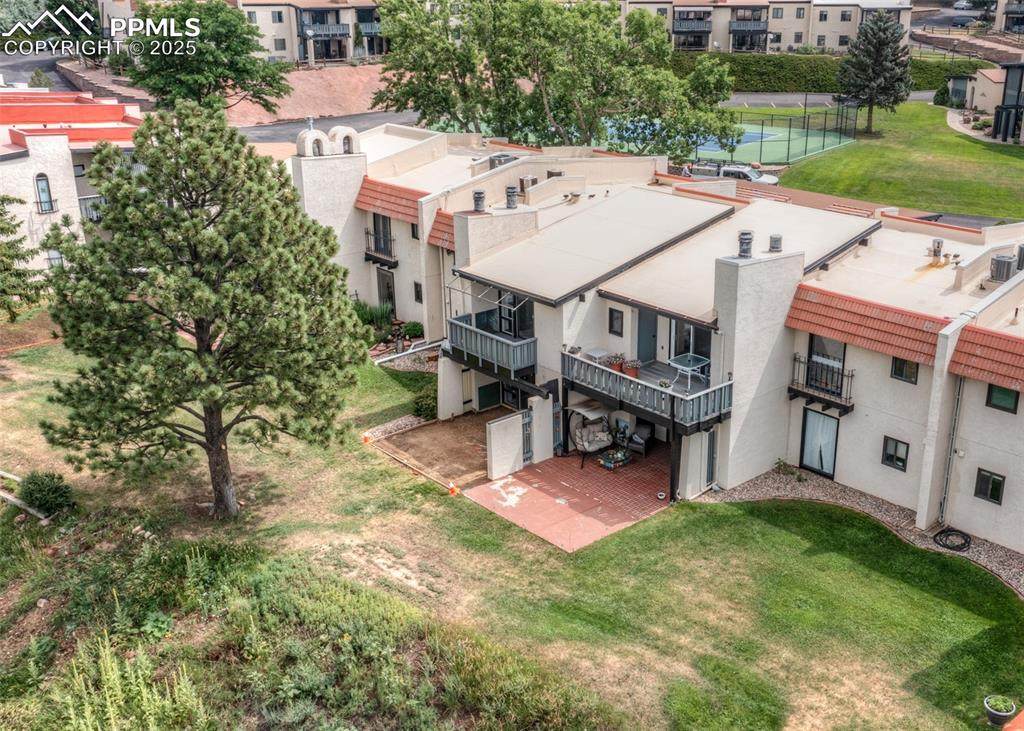 1090 Fontmore Road - Photo 1