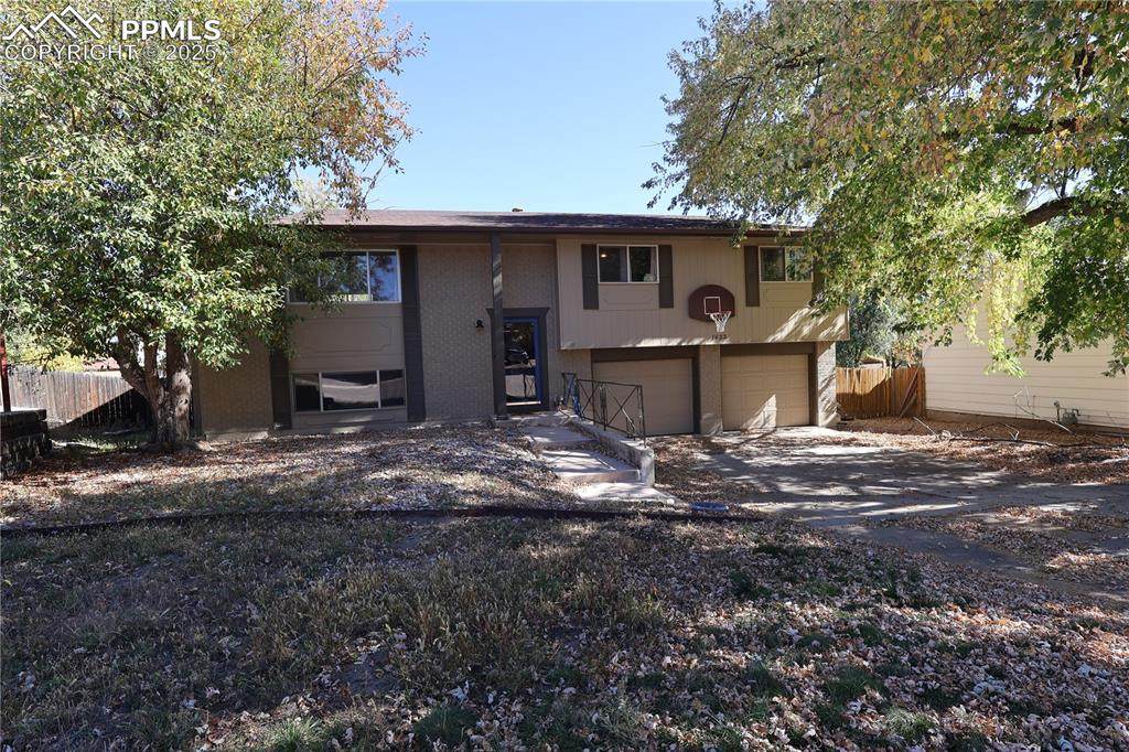 1623 James Circle - Photo 1