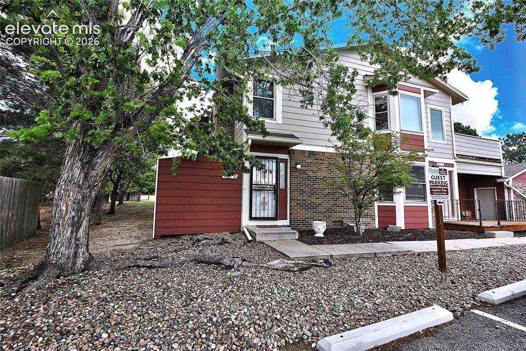 488 Rockrimmon Boulevard - Photo 1