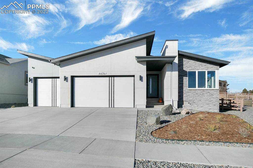 6676 Wolf Gulch Drive - Photo 1