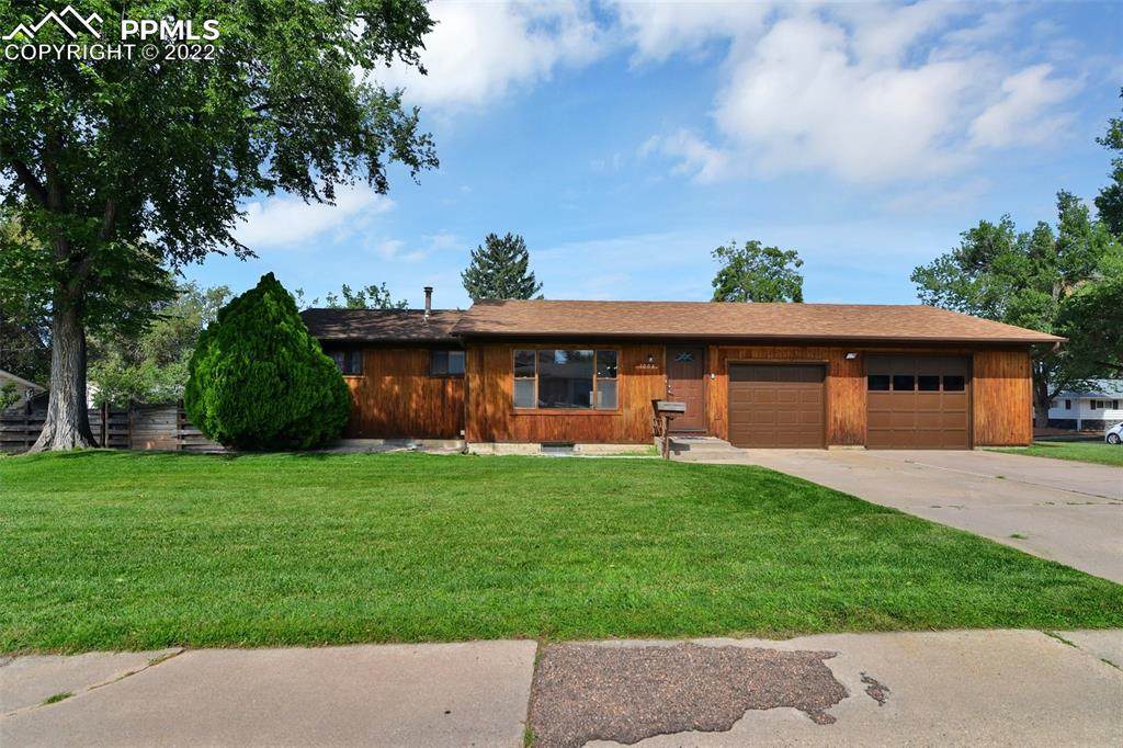 1004 Evergreen Drive - Photo 1