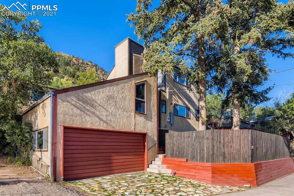 821 Shoshone Place - Photo 1