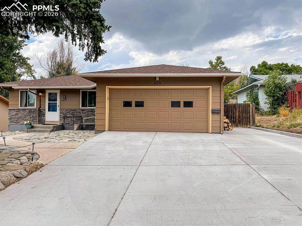 424 Redwood Drive - Photo 1