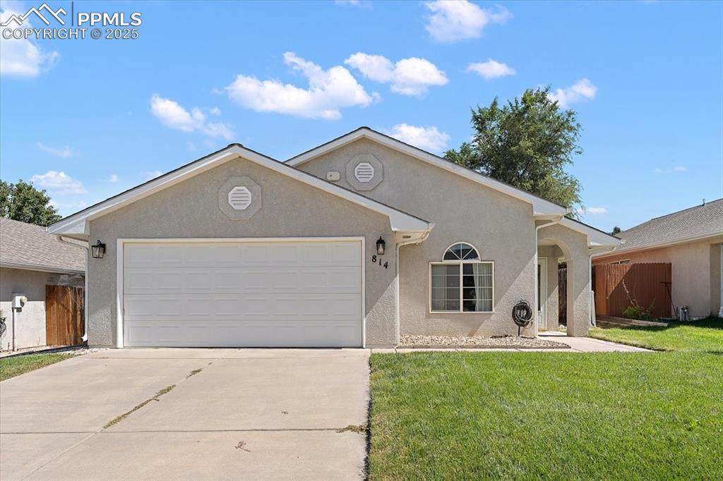 814 Edna Lane - Photo 1