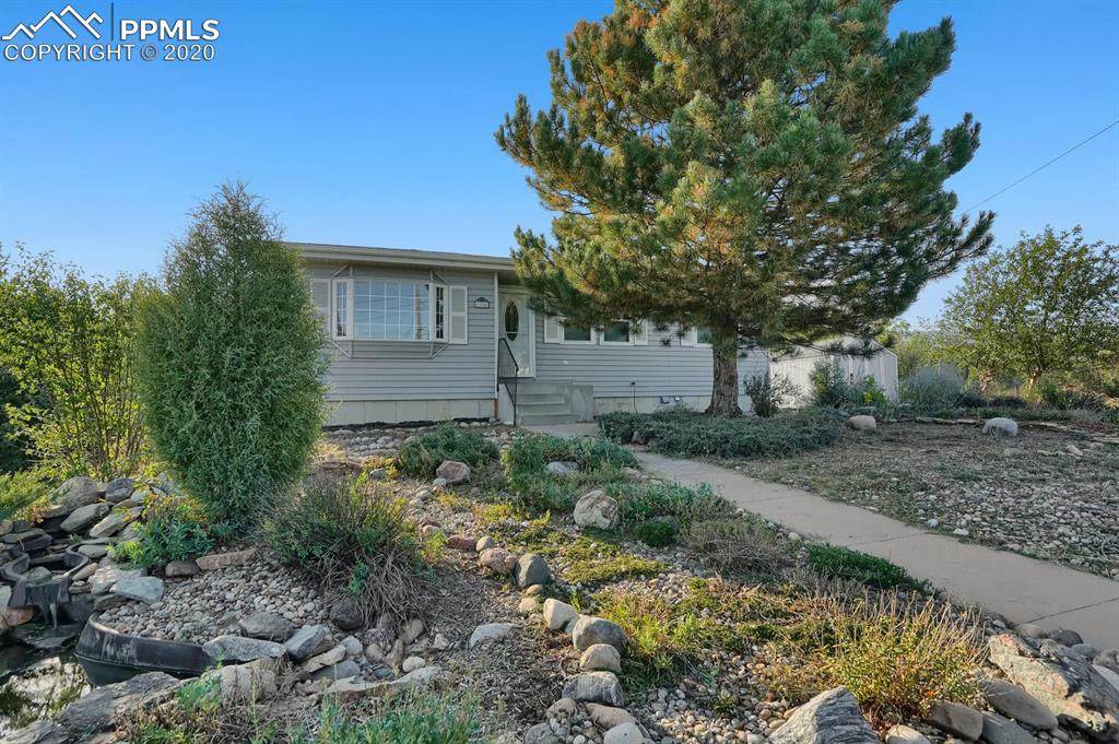 1704 7th Street - Photo 1