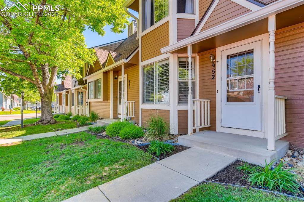 952 London Green Way - Photo 1